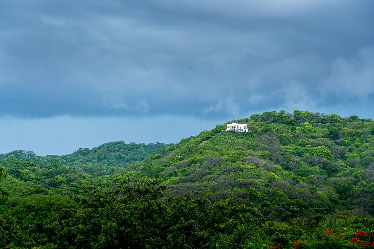 1501 Costa Rica Hill Top