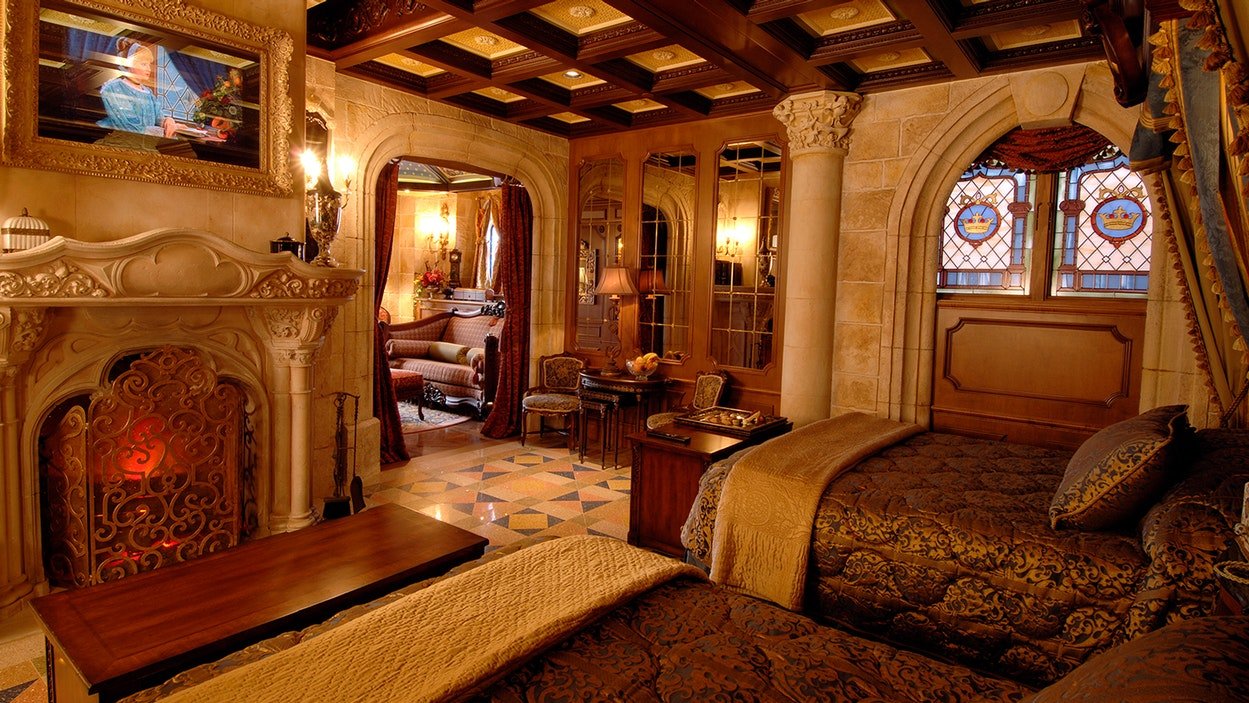 disney-world-magic-kingdom-cinderella-castle-suite